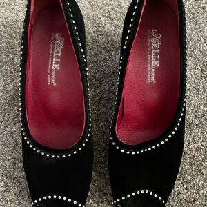 Helle Black Heels with Rhinestone Accents